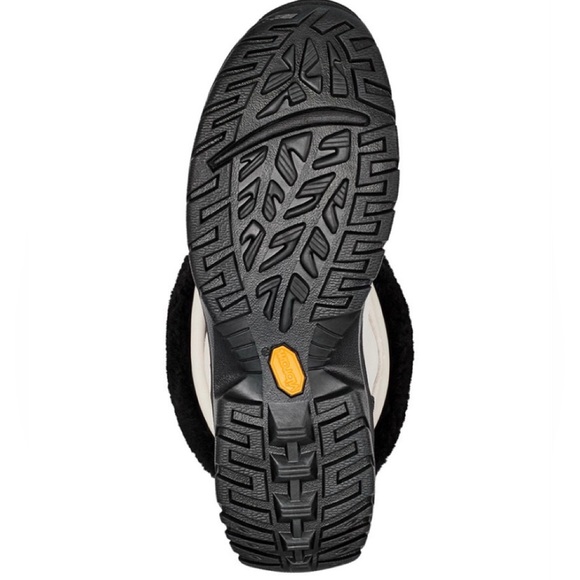 Ugg Butte Boots - Picture 3 of 11